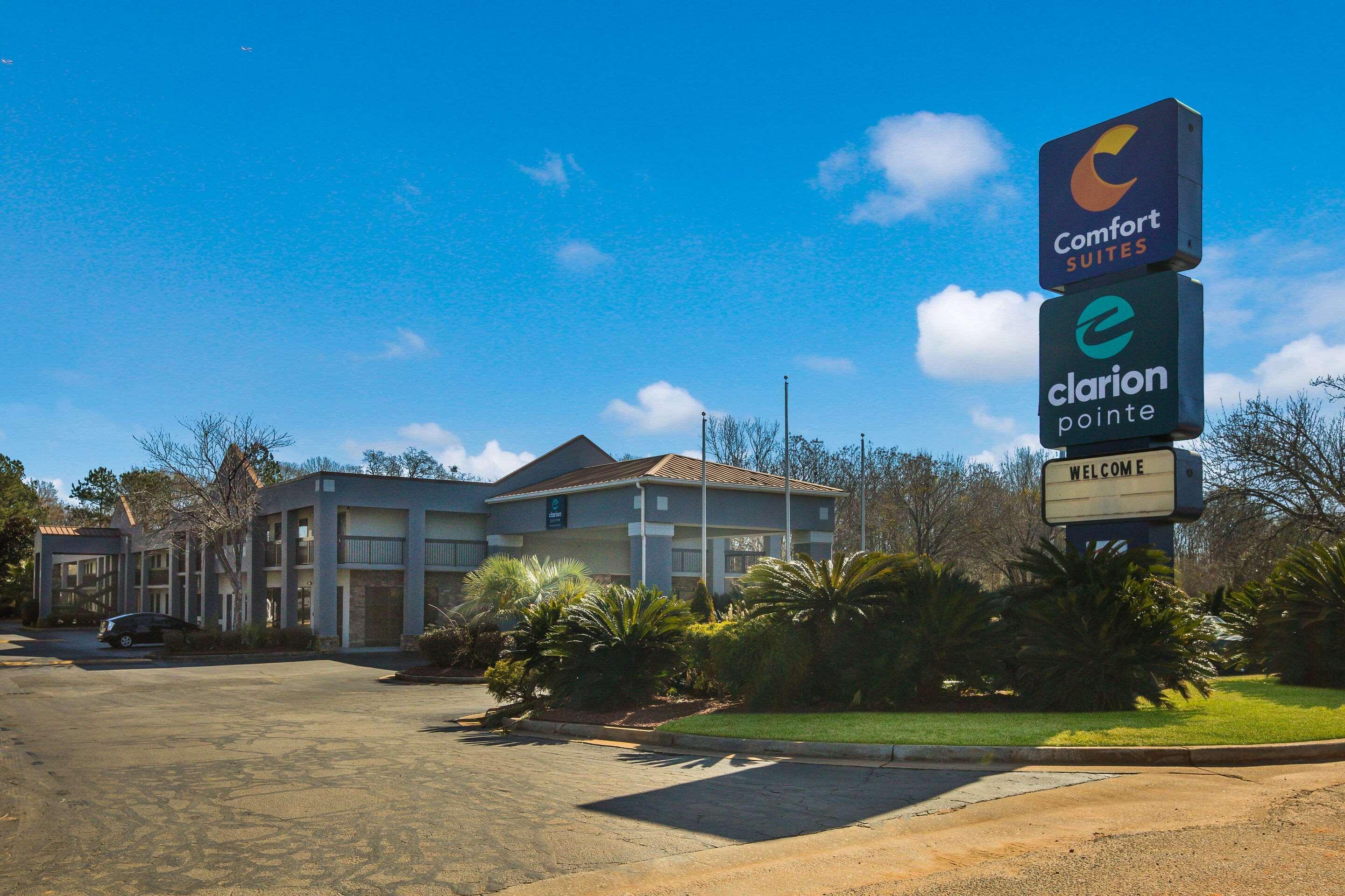 Отель Clarion Pointe Forsyth I-75 Экстерьер фото