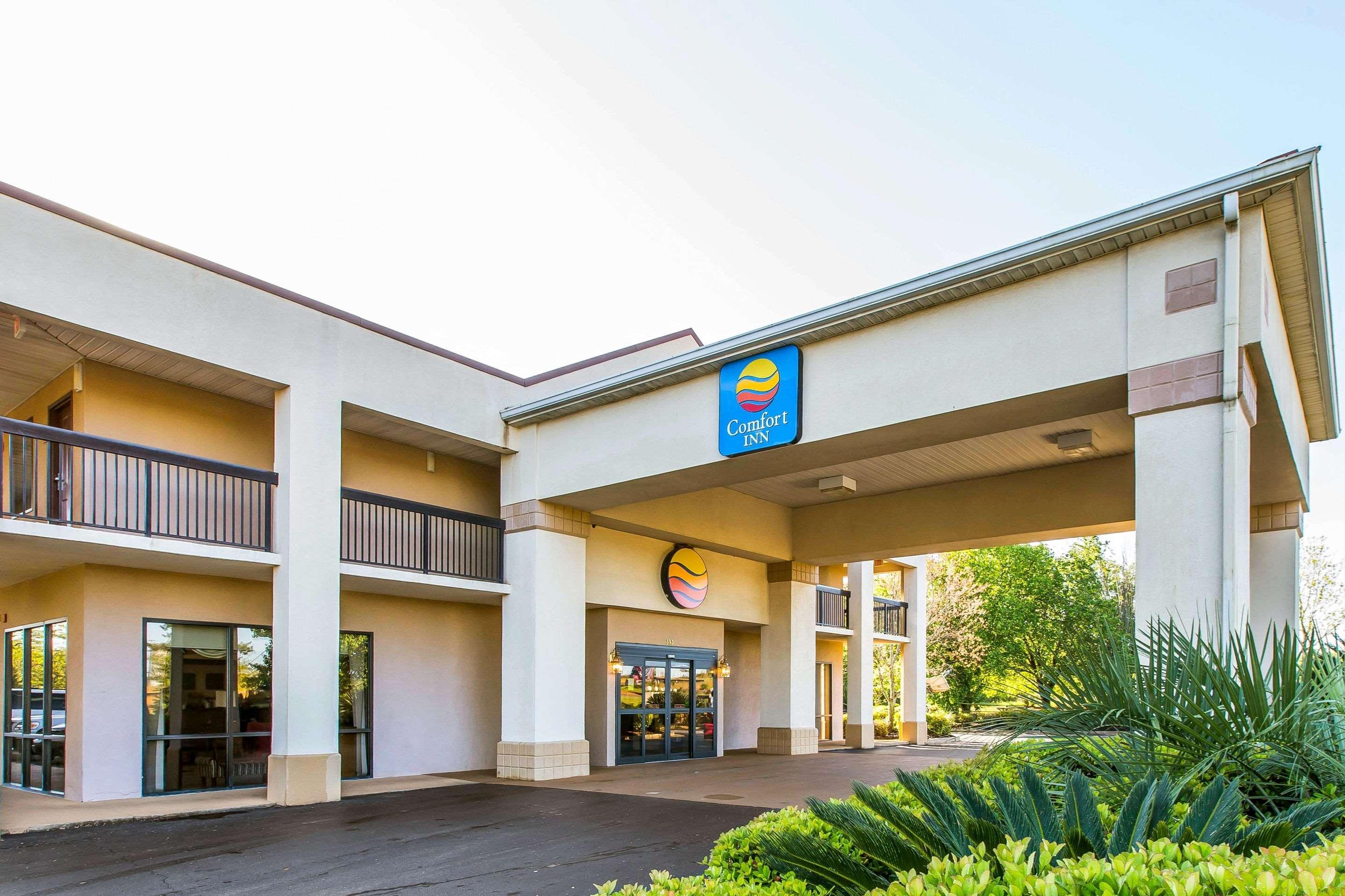 Отель Clarion Pointe Forsyth I-75 Экстерьер фото