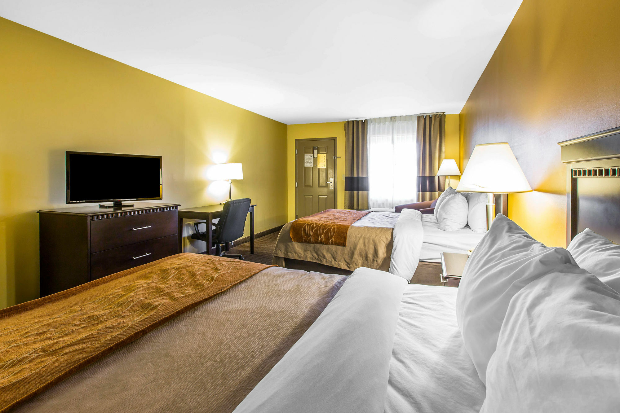 Отель Clarion Pointe Forsyth I-75 Экстерьер фото