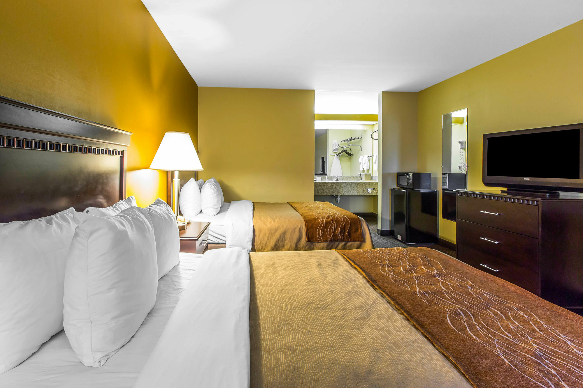 Отель Clarion Pointe Forsyth I-75 Экстерьер фото